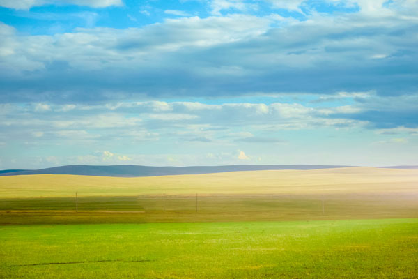 The Hulunbuir Grassland and Mörgen River Scenic Area