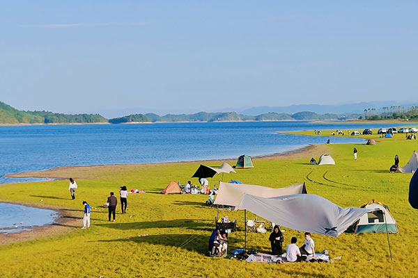 Wanfo Lake Scenic Area