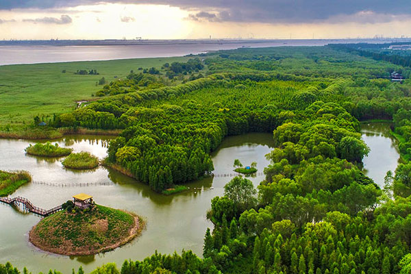 Xisha Mingzhu Lake Scenic Area