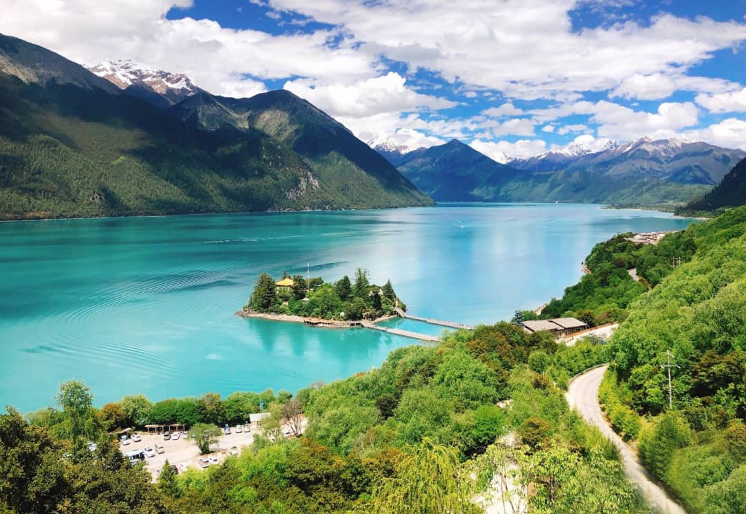 Basom Lake (Basongcuo) Scenic Area