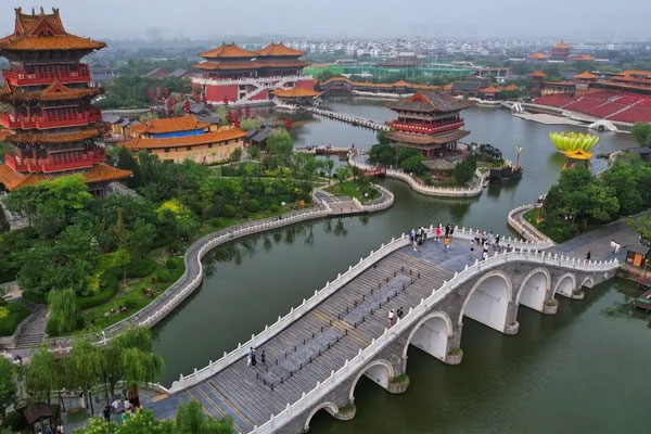 Qingming Riverside Scene Park