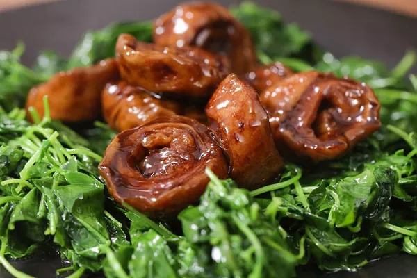 Grasshead and Pork Intestine Stew