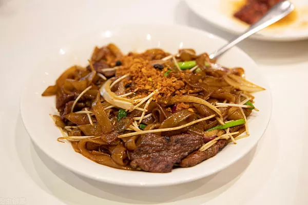 Stir-fried Beef Hor Fun
