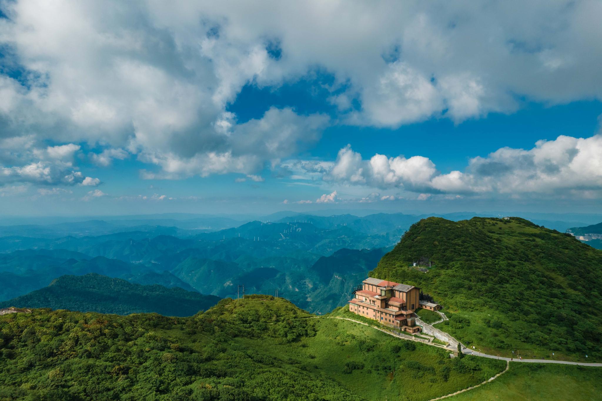 The Jinfo Mountain - Shenlong Gorge Scenic Area