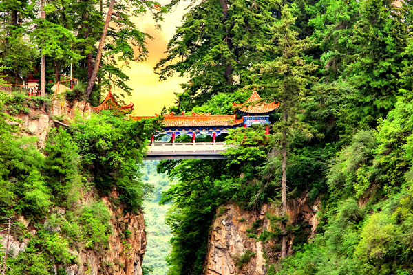 Gansu Zhangxian Guiqing Mountain/Zheyang Mountain Tourist Scenic Area