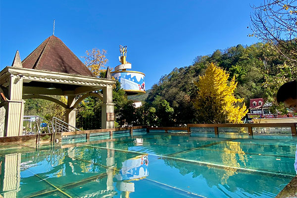 Huashuiwan Hot Spring Town