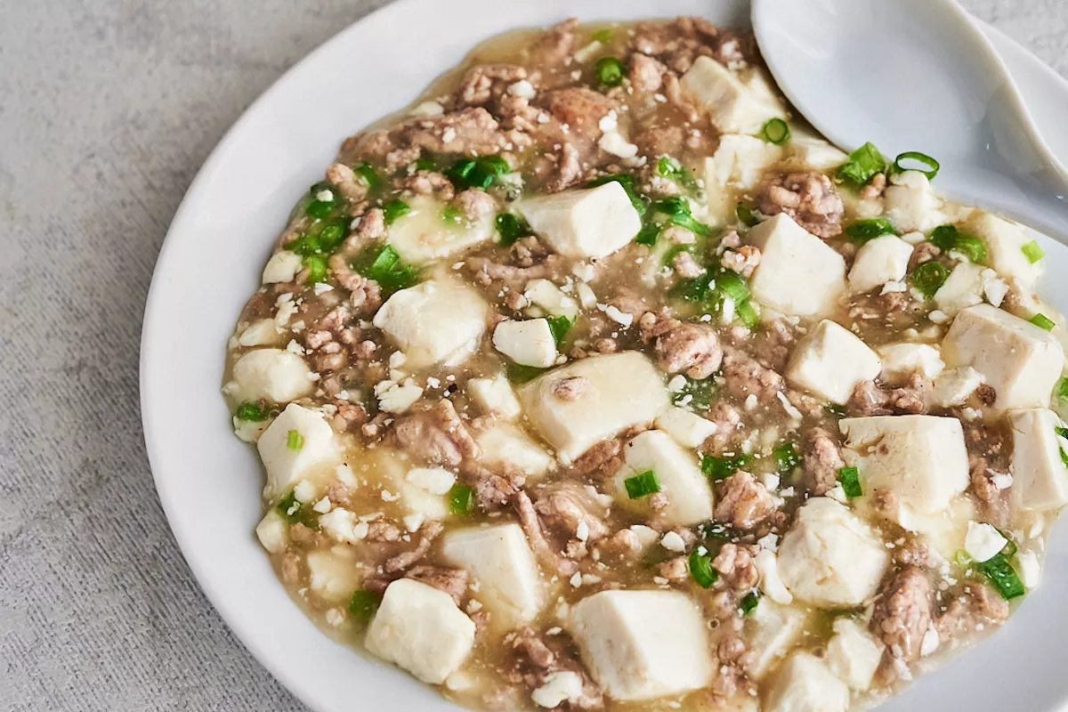 Tofu in White Oil (白油豆腐)