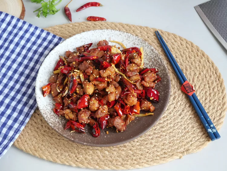 Saute Diced Chicken with Hot Peppers